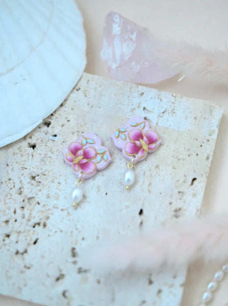 Dusty Pink Batik - Mini Scallop 3 with pearls